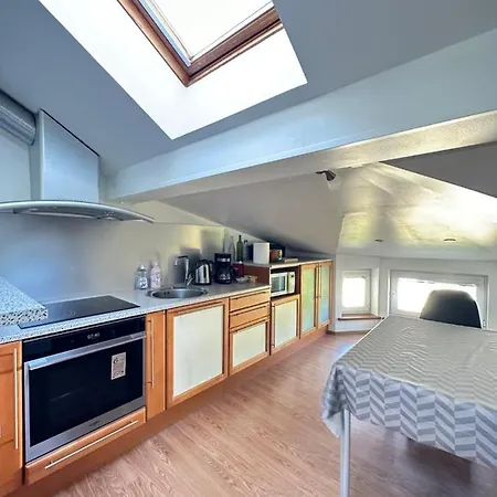 Penthouse Located Very Close To The Center *