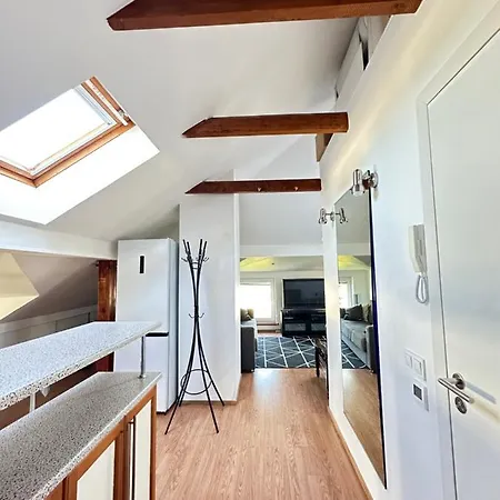 Apartamento Penthouse Located Very Close To The Center Tallin